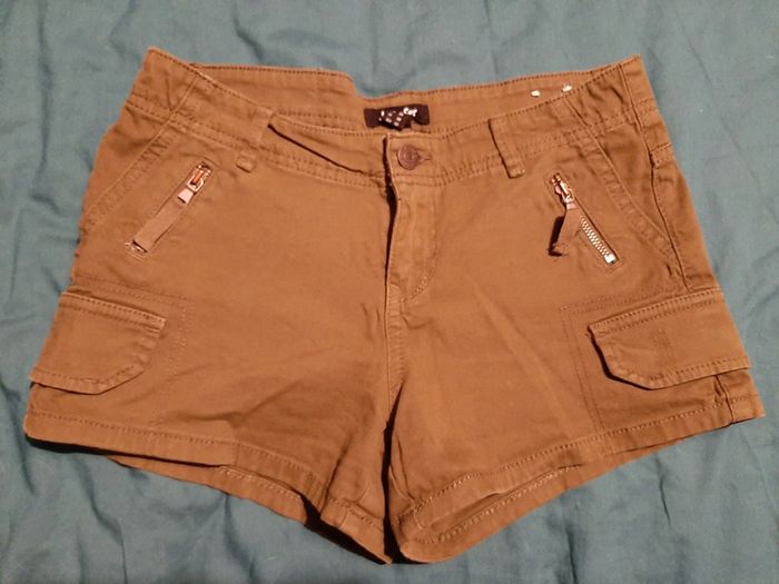 Short kaki - photo numéro 4
