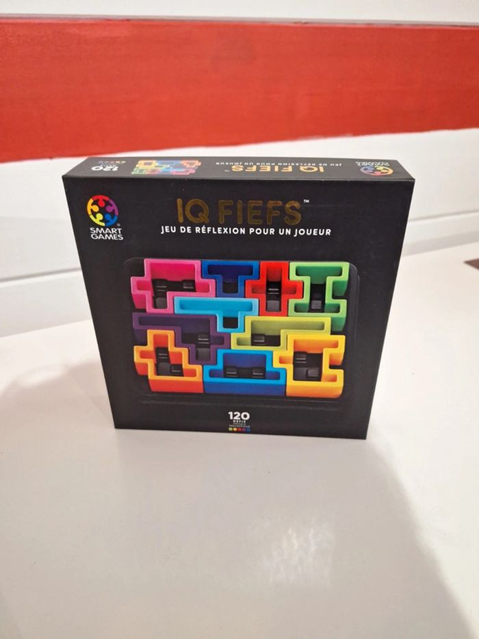 Smart games IQ Fiefs - Neuf Prix non négociable