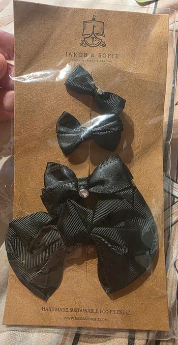 Lot de 4 barrettes noeuds