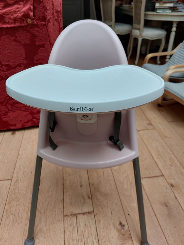 Chaise haute BabyBjorn rose