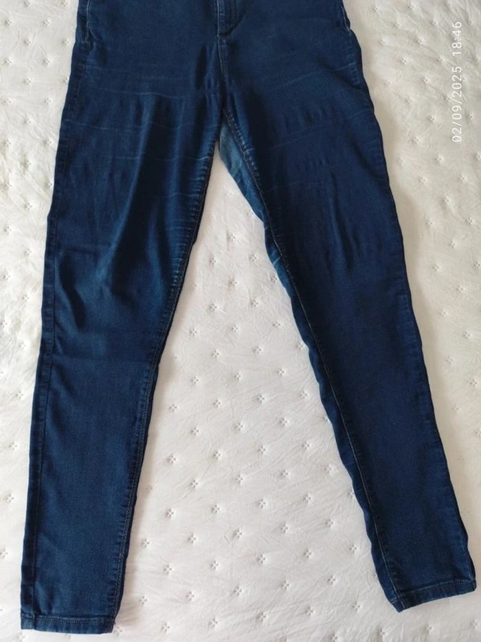 Vaqueros superskinny de tiro alto oscuros básicos de clockhouse - photo numéro 2