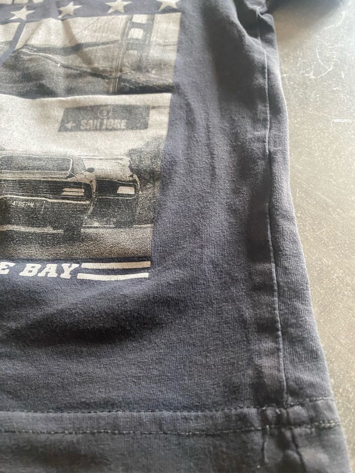 T-shirt en bon état, à part la couleur un peu passée taille quatre ans, marque gémo - photo numéro 4