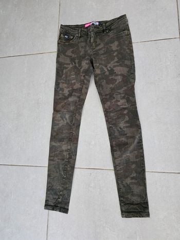 Pantalon militaire Superdry taille 38