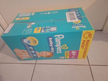 Pampers couches taille 4+