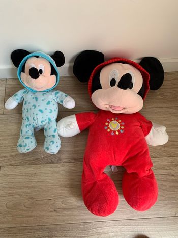 Lot 2 peluches Mickey 