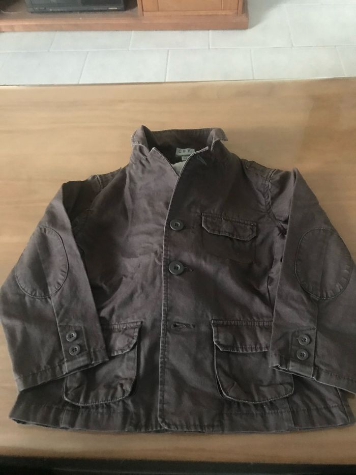 Veste marron avec capuche grise amovible CFK 5 ans