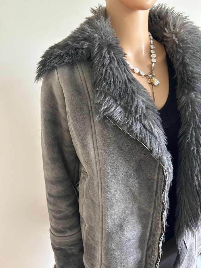 Manteau gris avec fausse fourrure la Fée Maraboutée taille 38 TBE (taille petit) - photo numéro 4