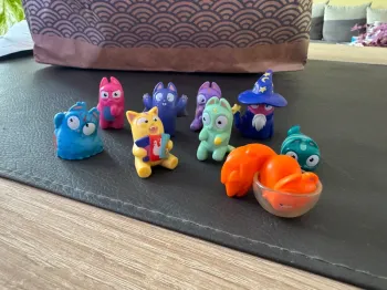 Lot figurines lost kitties