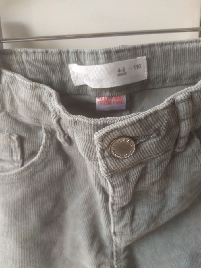 Pantalon velours fille zara 4/5 ans - photo numéro 3