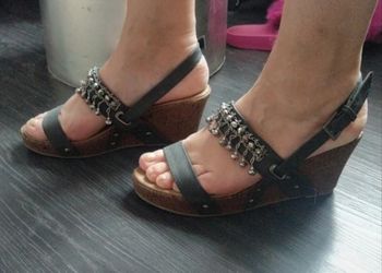 Sandales à talon compensé