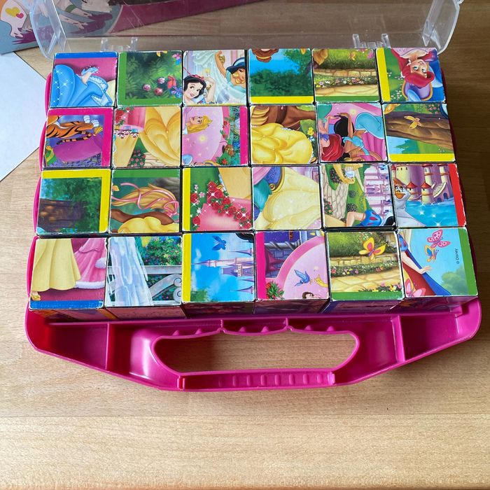 Clementoni valisettz 24 cubes 6 puzzles Disney princesses