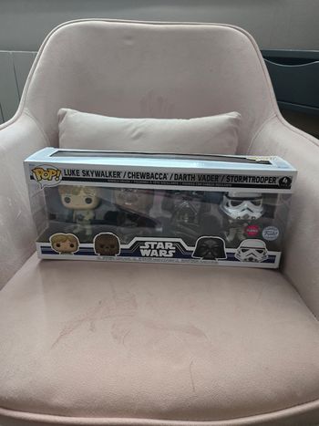 Coffret 4 pop star Wars neuf