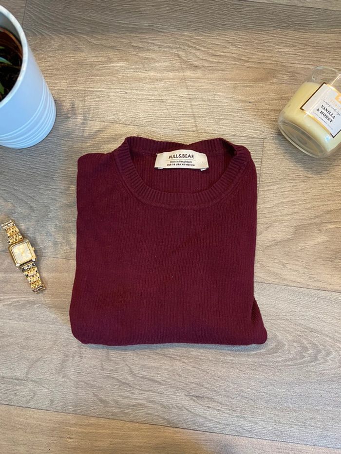 Très joli pull bordeau