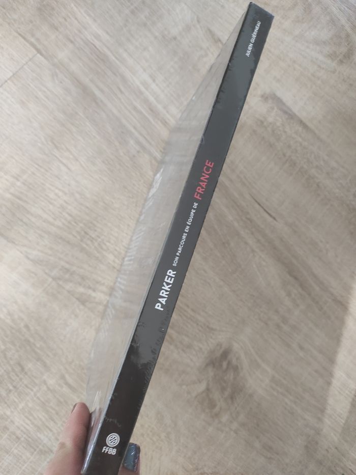 Livre neuf sous blister Parker France - photo numéro 2