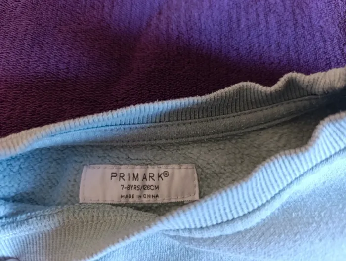 Sweat fille Primark taille 7/8ans - photo numéro 3