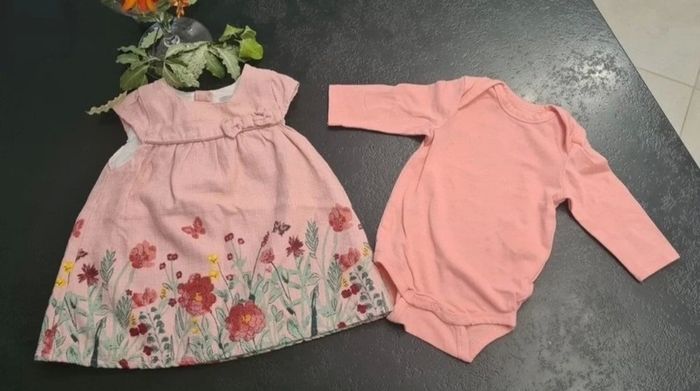 Robe et bodie 3 mois comme neuf "Primark"