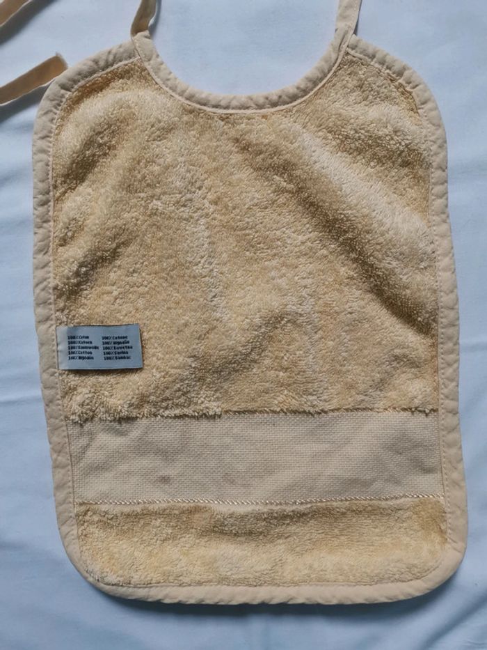 Bavoir a broder - photo numéro 2