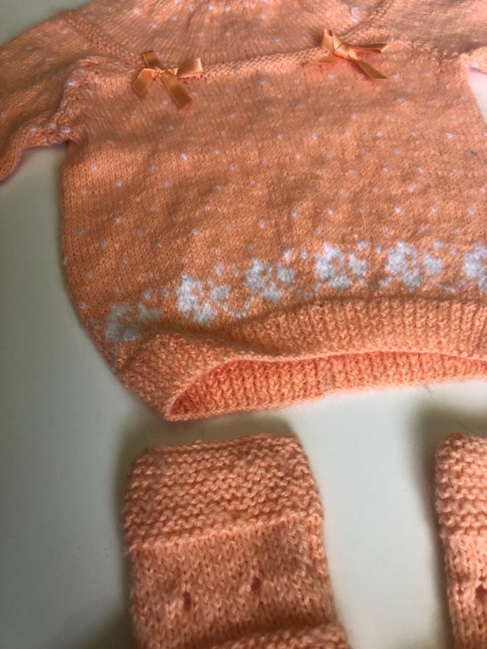 Pull et chaussette fait main - photo numéro 2