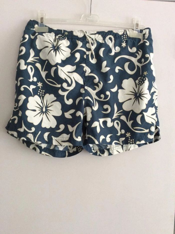 Short de bain fleuri T.S