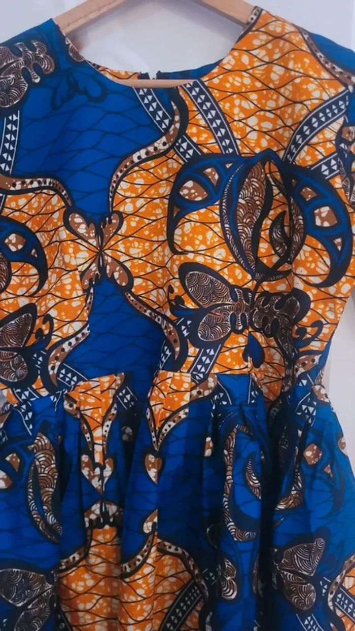 Robe mi-longue en wax neuve - Taille 42 - photo numéro 3