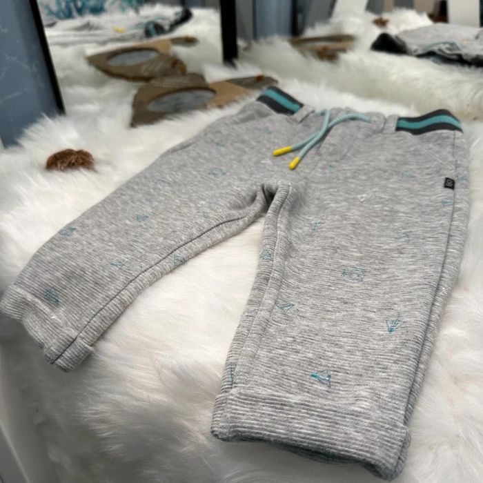 "Pantalon jogging Obaïbi avion 12 mois TBE (6€) " - photo numéro 4