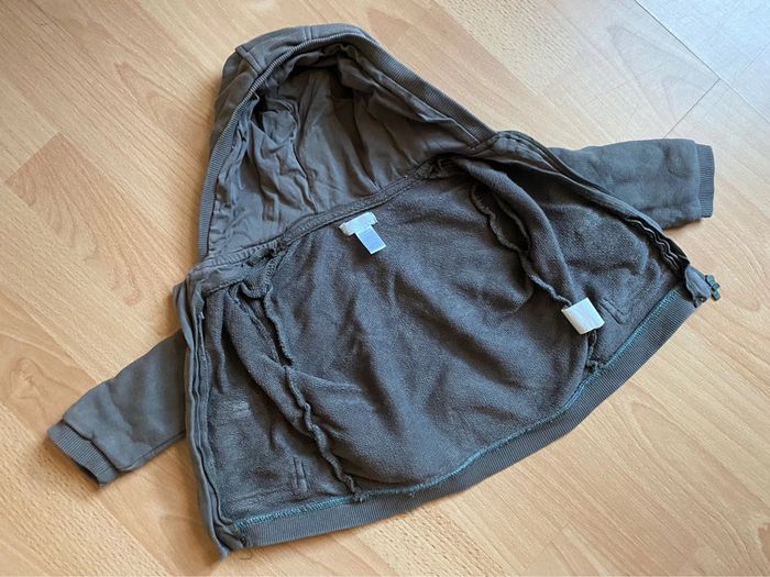 Beau gilet à capuche marron Obaïbi T. 6 mois/67 cm garçon TBE - photo numéro 3