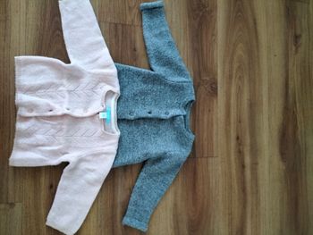 Lot de 2 gilets obaibi en très bon etat