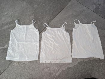 Lot débardeurs sous-vêtements fille 4/5 ans