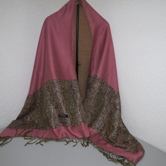 ✨ Écharpe / Châle pashmina bicolore – Rose ancien & motifs cachemire dorés ✨