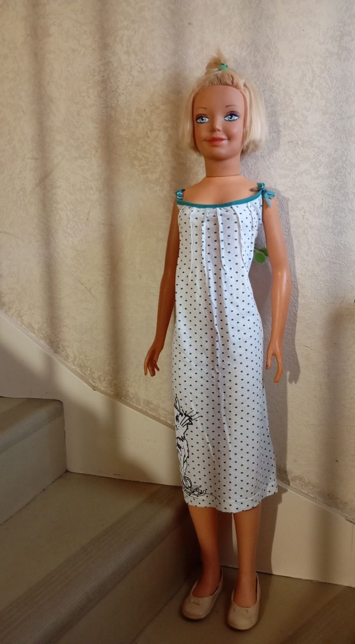 Chemise de nuit ou robe d'été. 10 ans . Coton . Blanc et vert . Chat . Graine de rêve. Très bon état