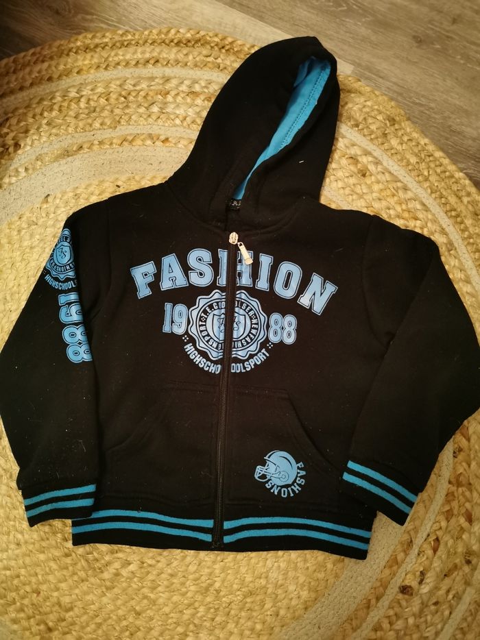 Sweat zippé "fashion"