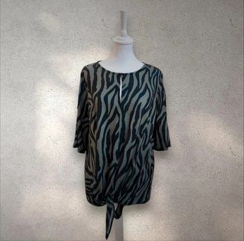 Blouse fluide manches courtes à motifs à nouer taille 42-44