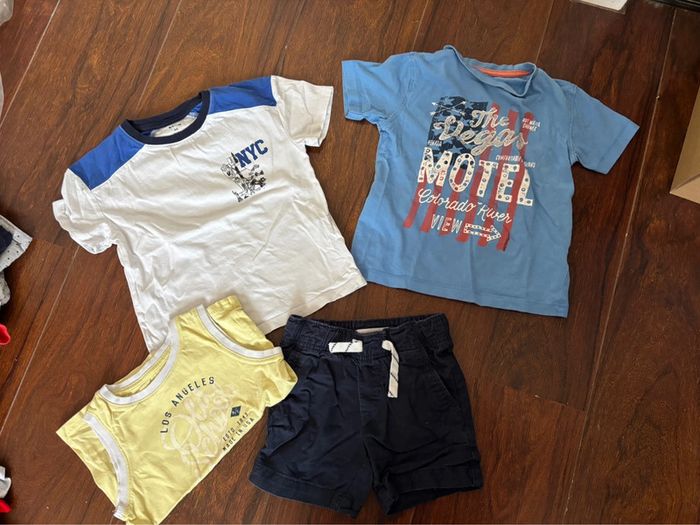 Ensemble été short + t-shirt 3/4 ans