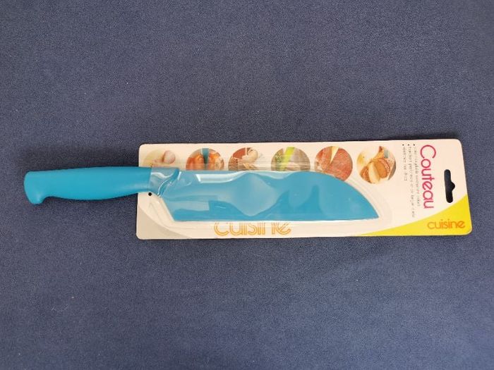 Couteau technicolor de cuisine - Saveur et dégustation