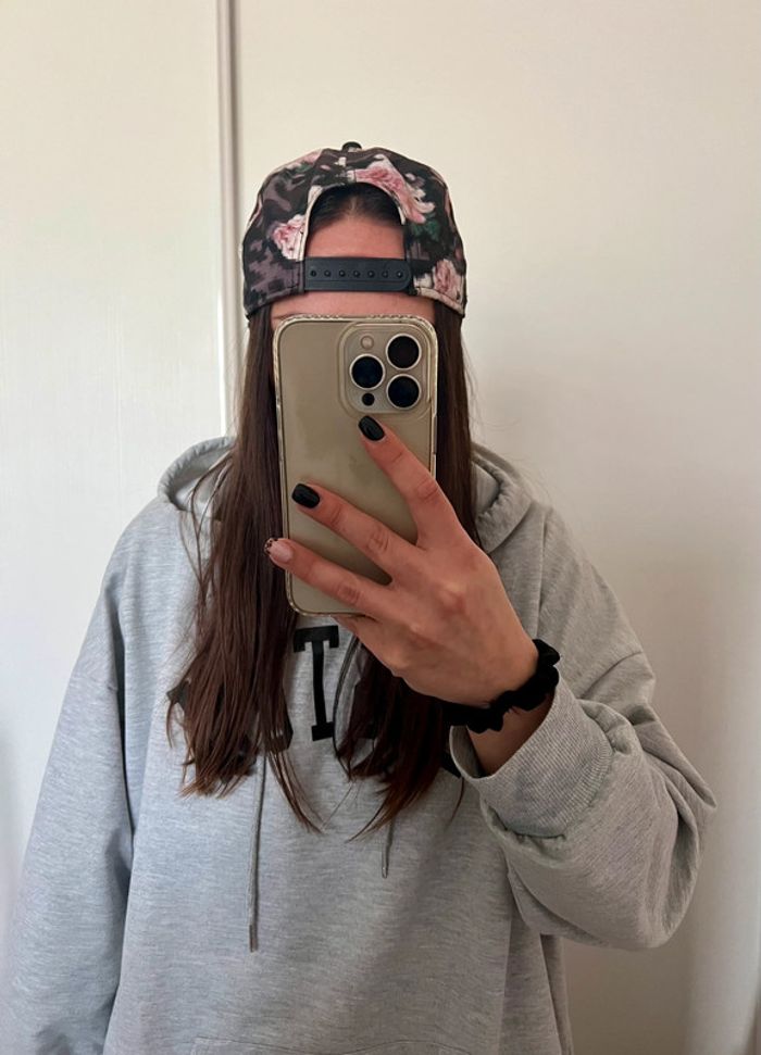 🧢 Casquette Snapback "Paris Fuckin’ Cité" à fleurs 🌸 - photo numéro 2