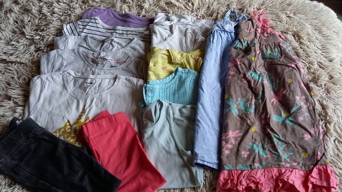 Lot vêtements fille 5 ans - photo numéro 1