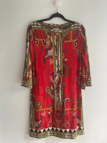 Robe rouge à motifs ICE