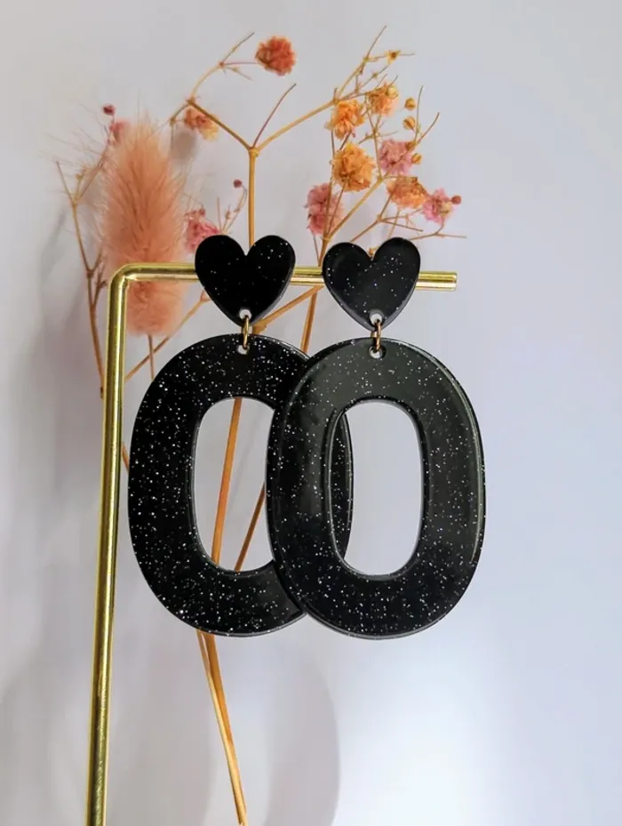 Boucles d'oreilles pendantes coeur ovale paillettes noir