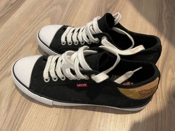 Baskets Levi’s femme – pointure 40