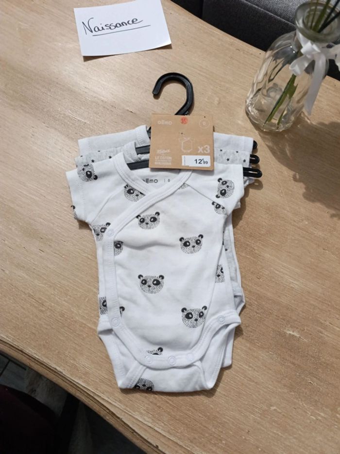 Lot body Gémo naissance neuf - photo numéro 2