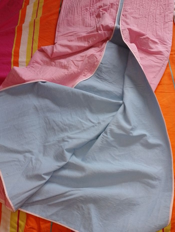 Grande couverture où tapis de jeux réversible