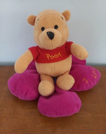 Peluche Winnie l'ourson "fleur"; I love you