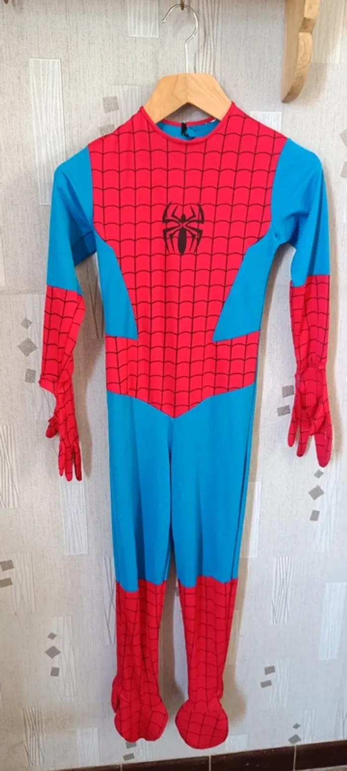 227- costume spiderman , taille 114cm