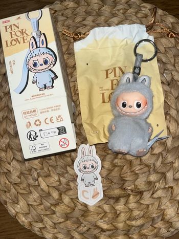 Labubu pin for love lettre C