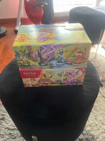 Display Pokemon Mini Tins EV 8.5 descellée - Évolutions prismatiques 