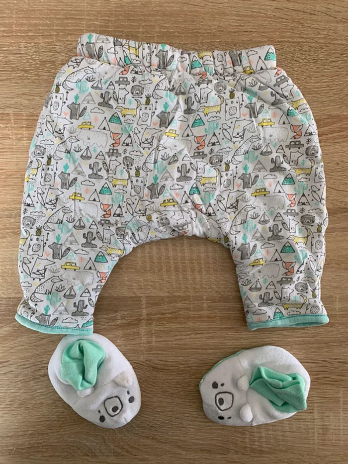 Ensemble pantalon et chaussons 3 mois
