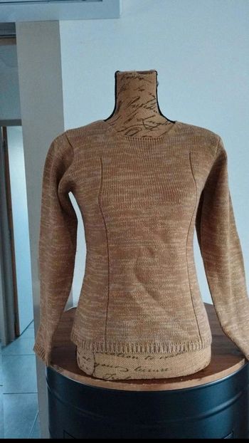 Pull  marron beige  fil  doré taille  38/40