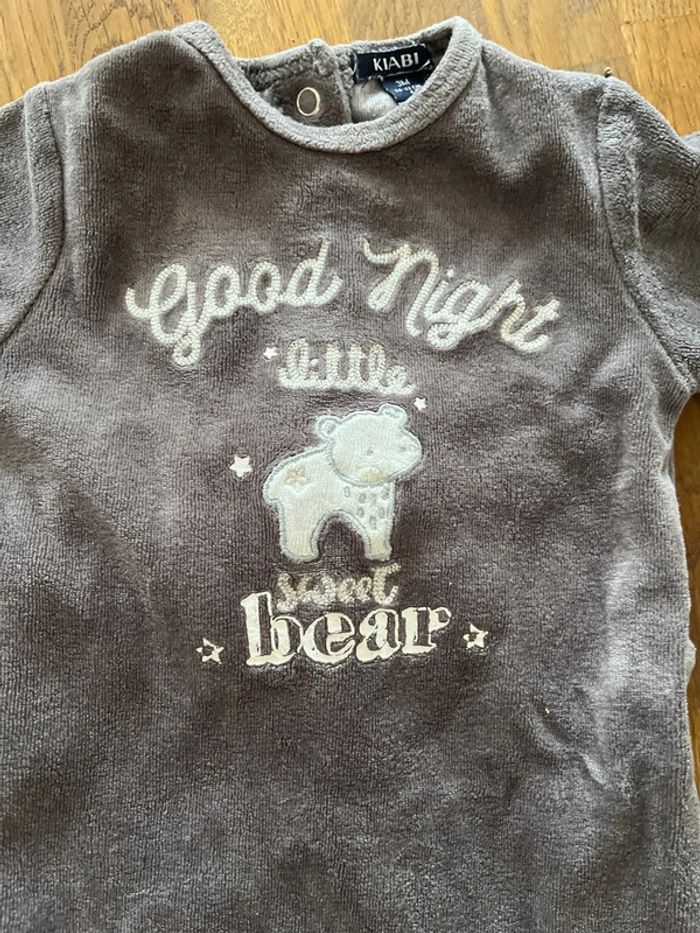 Pyjama velours, trois mois - photo numéro 2