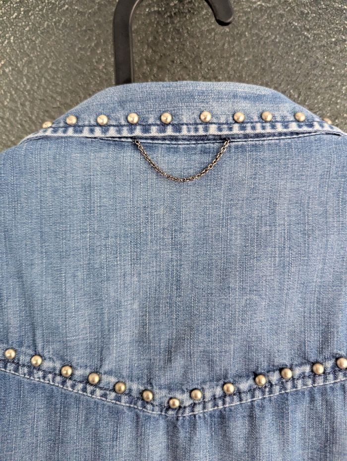 Chemise en jean bleu à clous the kooples sport taille s 36 - photo numéro 4