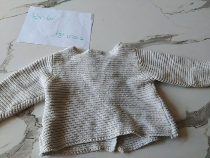 Gilet gris clair obaibi t 18 mois - photo numéro 2